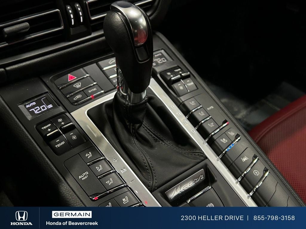 2021 Porsche Macan Base