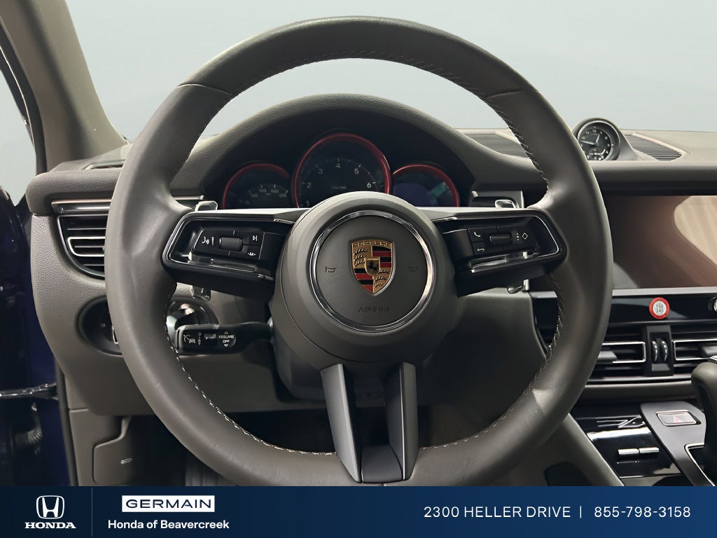 2022 Porsche Macan Base