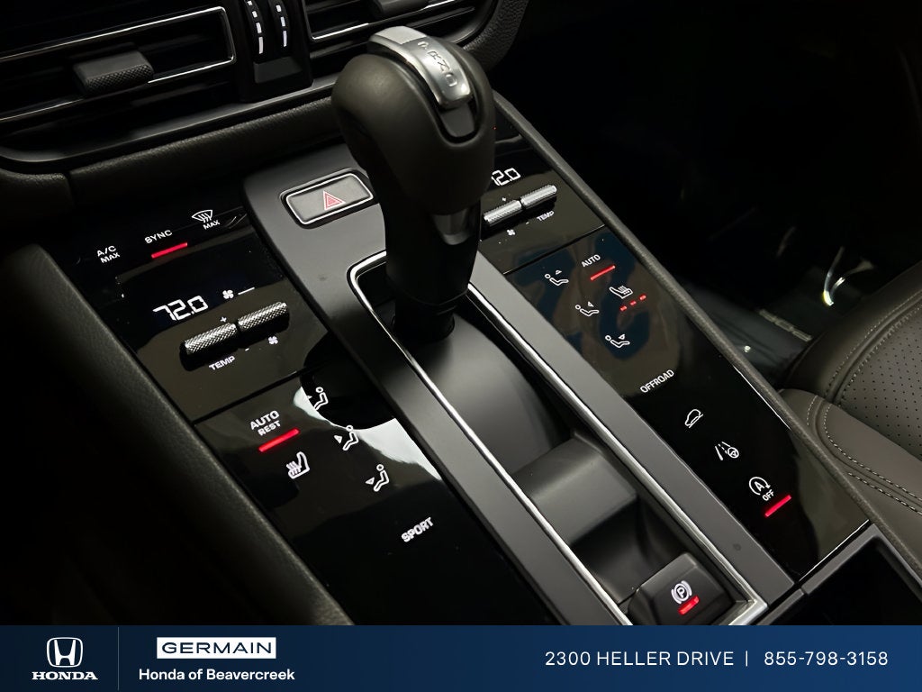 2022 Porsche Macan Base