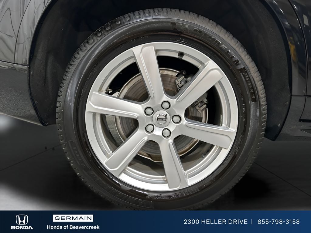 2021 Volvo XC90 T6 Momentum