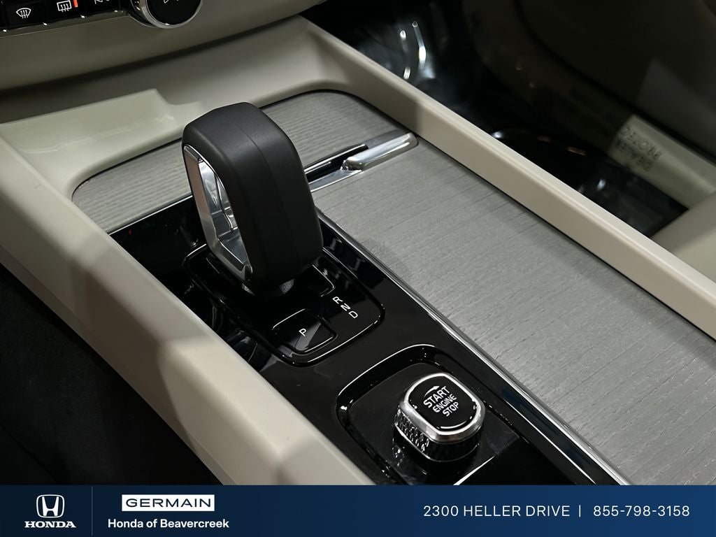 2023 Volvo XC60 B5 Plus Bright Theme