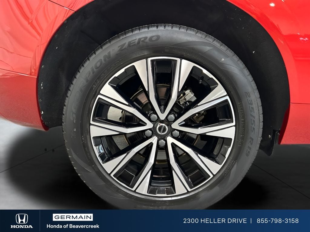 2023 Volvo XC60 B5 Plus Bright Theme