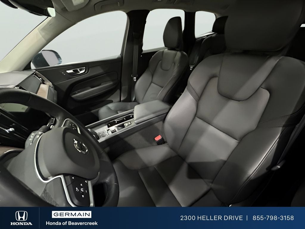 2022 Volvo XC60 B5 Momentum