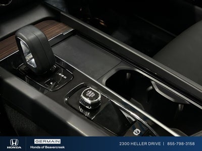 2022 Volvo XC60 B5 Momentum