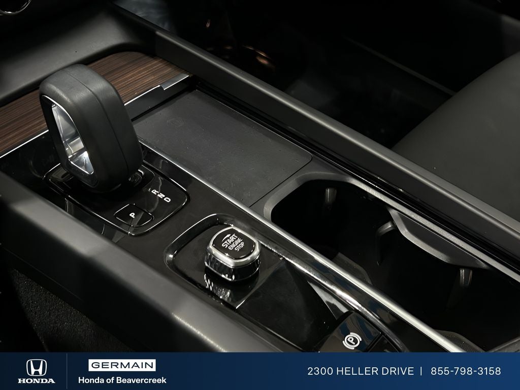 2022 Volvo XC60 B5 Momentum