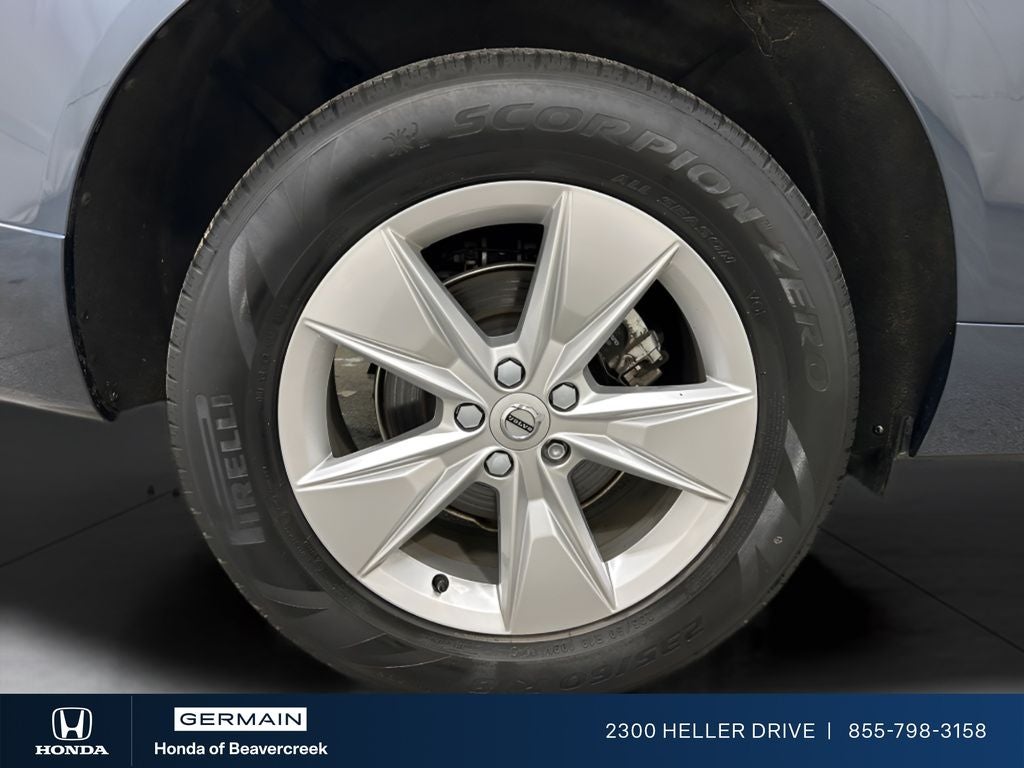 2022 Volvo XC60 B5 Momentum