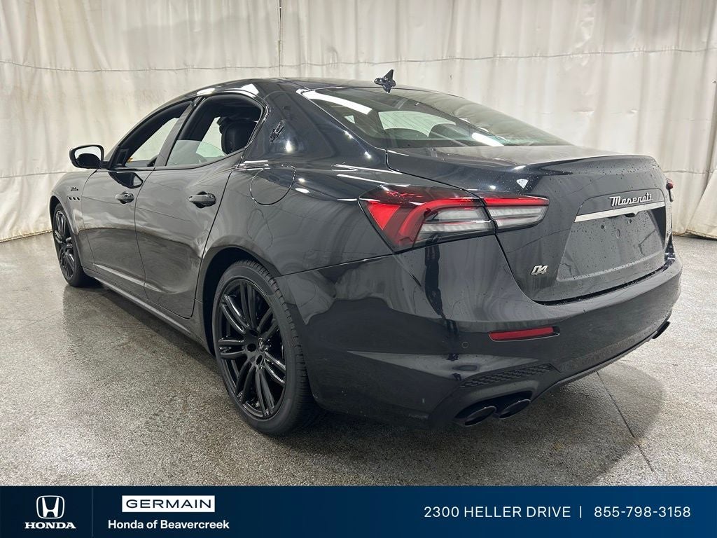 2022 Maserati Ghibli Modena Q4