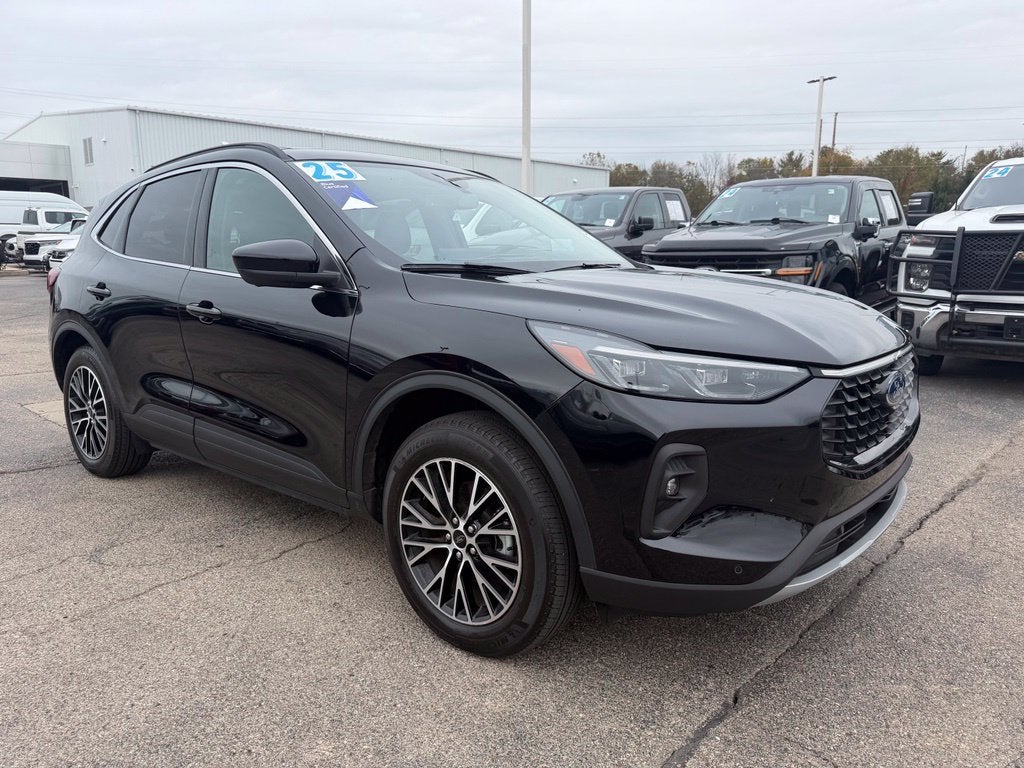 2025 Ford Escape Plug-In Hybrid Base
