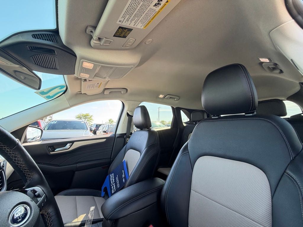 2022 Ford Escape Titanium