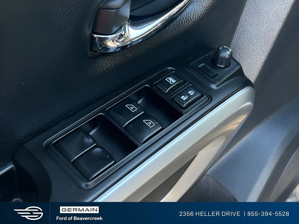 2023 Nissan Titan SV