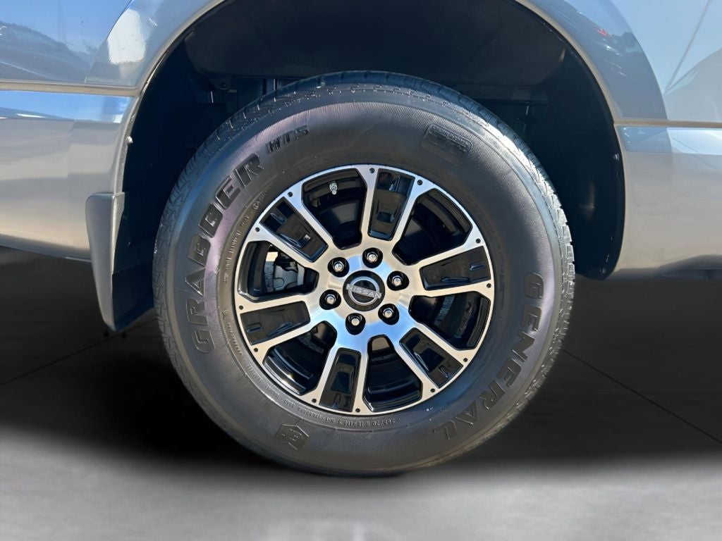 2023 Nissan Titan SV