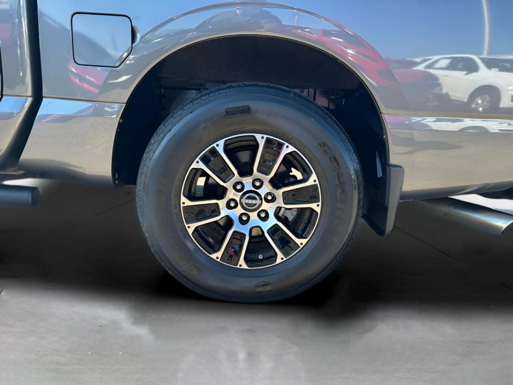 2023 Nissan Titan SV