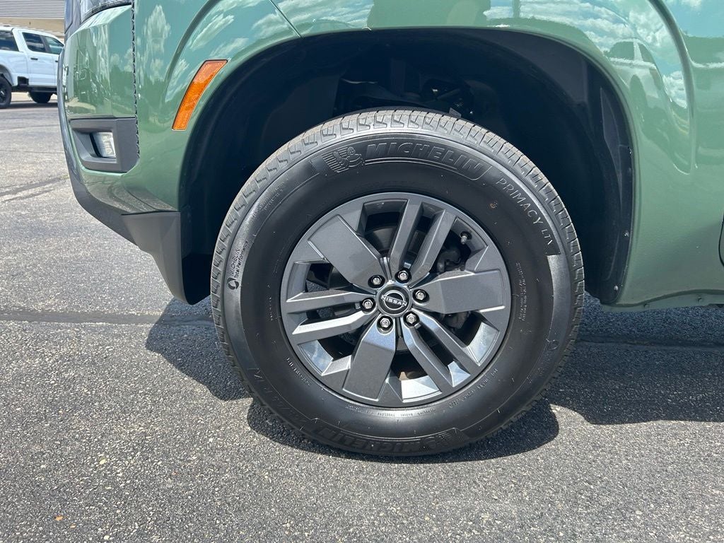 2025 Nissan Frontier SV