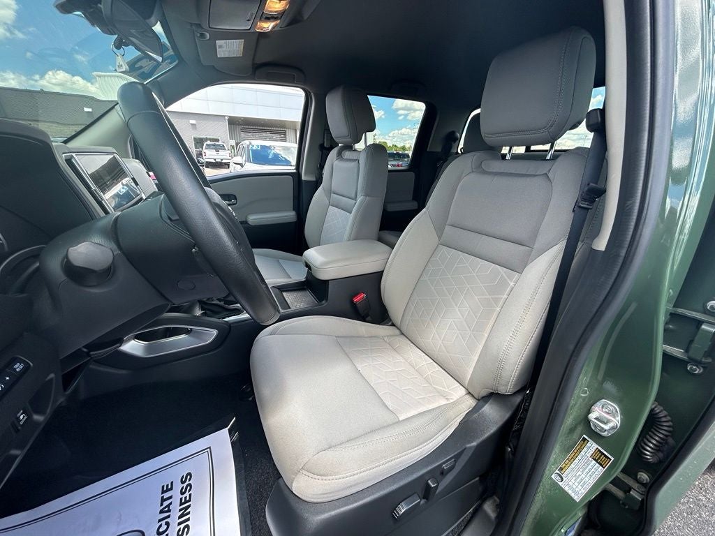 2025 Nissan Frontier SV