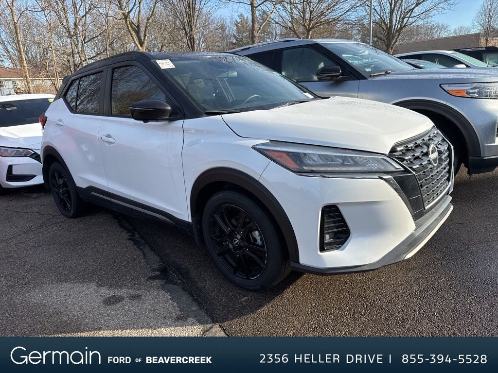 2023 Nissan Kicks SR
