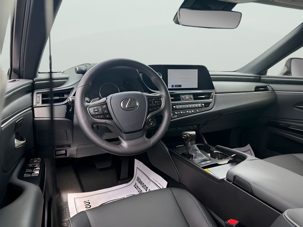 2025 Lexus ES 300h