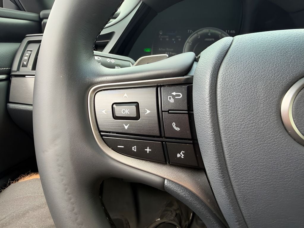 2025 Lexus ES 300h