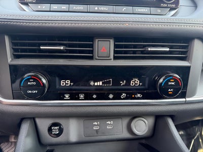 2025 Nissan Rogue SV
