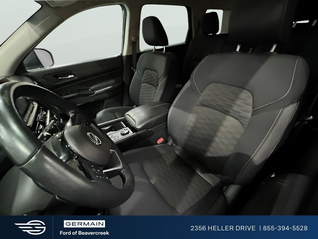 2022 Nissan Pathfinder SV