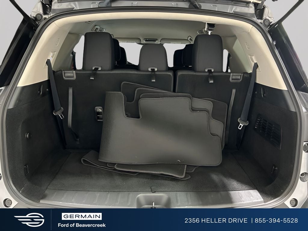 2022 Nissan Pathfinder SV