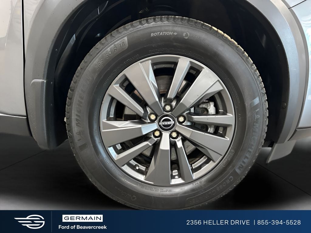 2022 Nissan Pathfinder SV