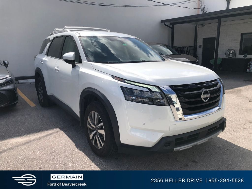 2025 Nissan Pathfinder SL