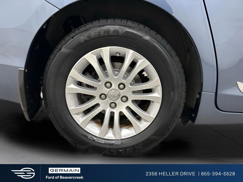 2017 Toyota Sienna XLE 8 Passenger