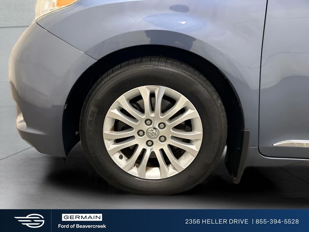 2017 Toyota Sienna XLE 8 Passenger