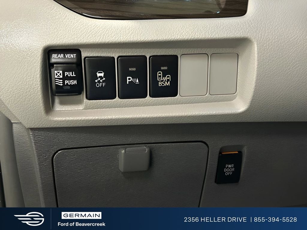 2017 Toyota Sienna XLE 8 Passenger