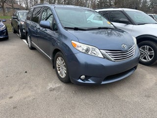 2017 Toyota Sienna XLE 7 Passenger