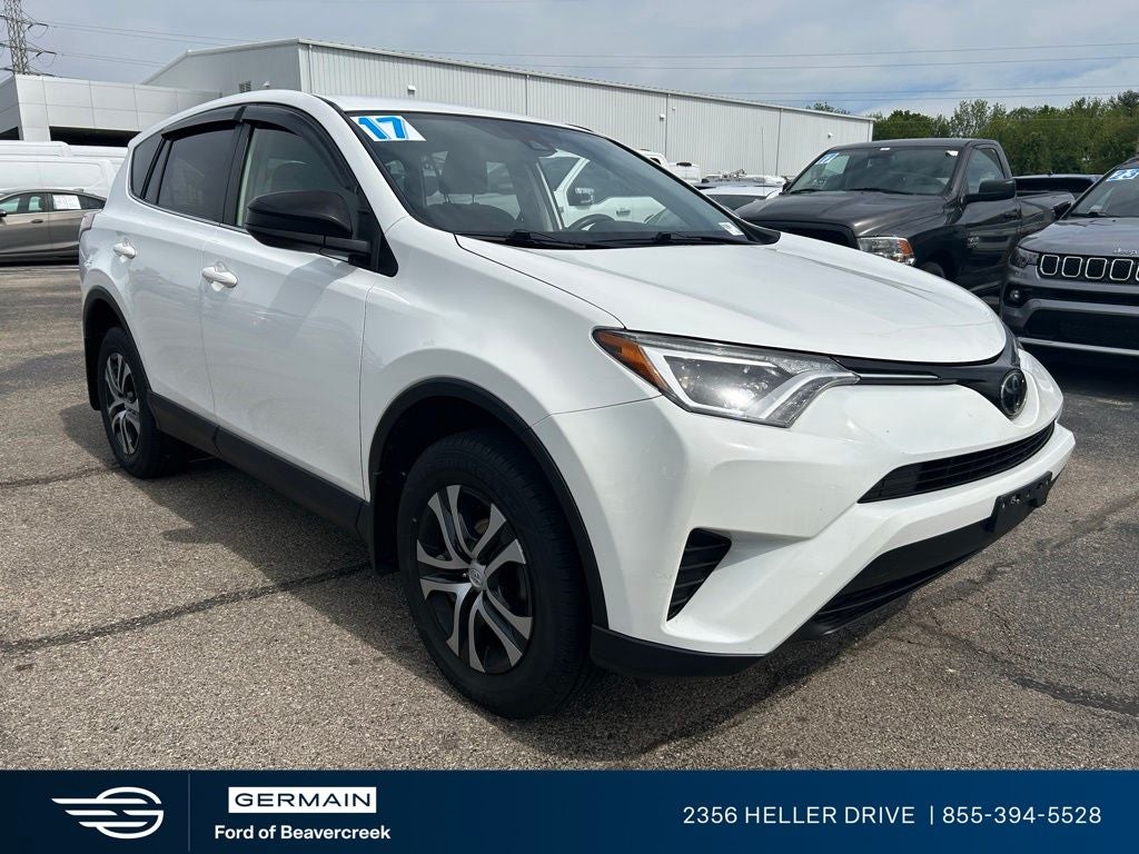2017 Toyota RAV4 LE AWD's photo