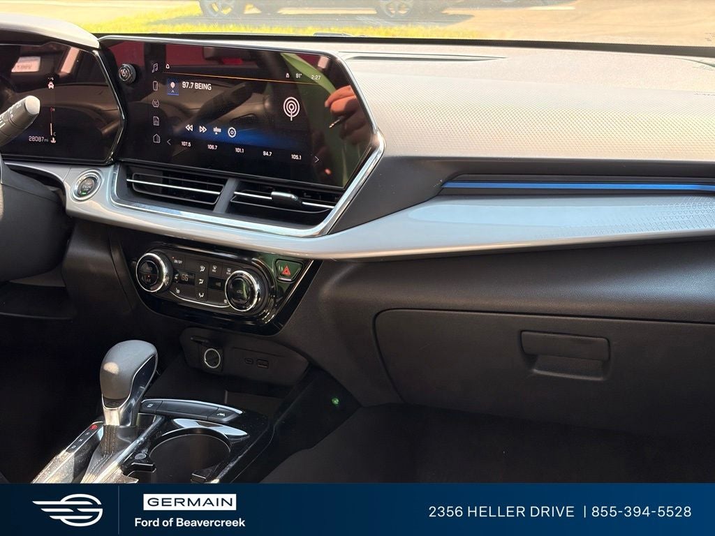 2025 Chevrolet Trax LT
