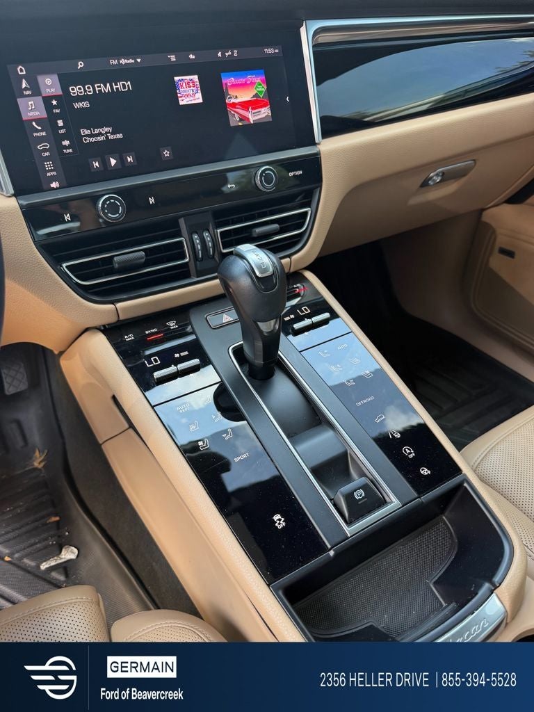 2022 Porsche Macan Base